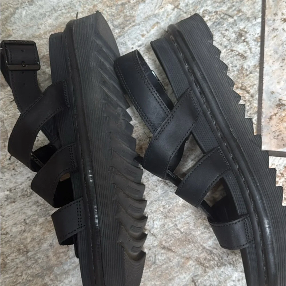 Dr. Martens Yelena Women's Sandals - Picture 4 of 4